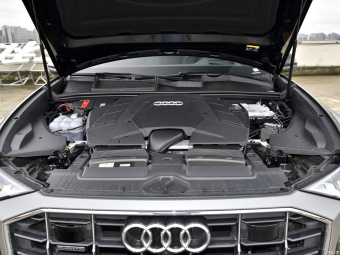 Audi Q8 Select Dynamic 55 TFSI