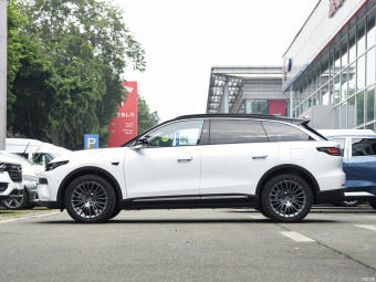 Leapmotor C11 REEV Smart 300