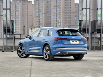 Audi e-tron Premium 50 Quattro