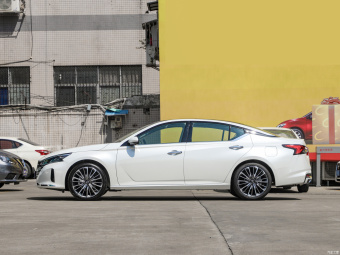 Nissan Altima Entry 2.0T XL