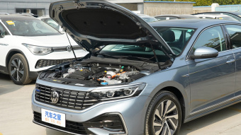 VW Passat Hybrid Deluxe 430PHEV