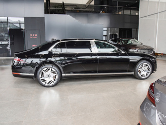Genesis G90L Executive AWD