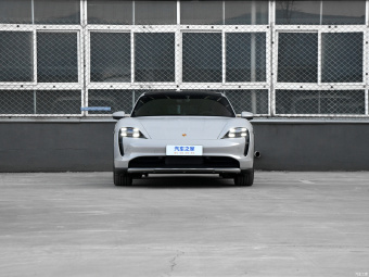 Porsche Taycan 4 Cross Turismo