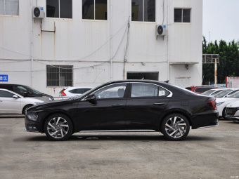 Hyundai Mistra Premium LUX 270TGDi DCT