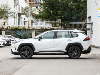 Toyota RAV4 Premium 2.0L CVT 4WD