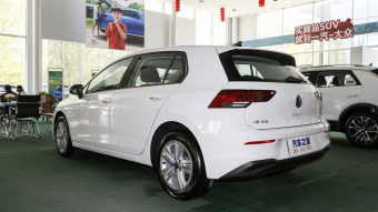VW Golf  200TSI DSG