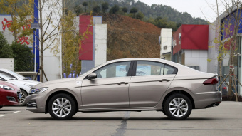 VW Bora Comfort Smart Connect 1.5L AT