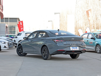 Hyundai Elantra Leading GLS 1.5L CVT