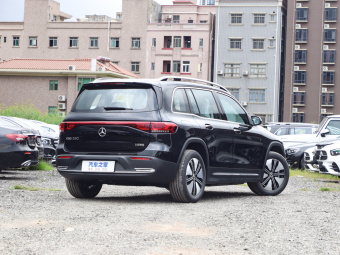 Mercedes-Benz EQB 260