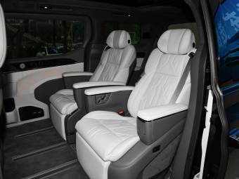 Zeekr 009 2024 7-Seat Aisle 140kWh