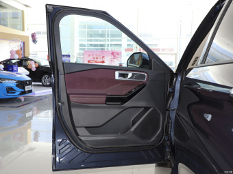 Ford Explorer Titanium EcoBoost 285 7 Seat