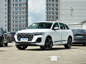 Audi Q7 2025 55 TFSI Quattro S line Sport