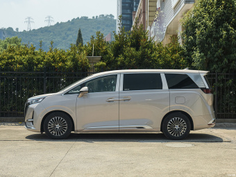 Denza D9 Exclusive EV 620