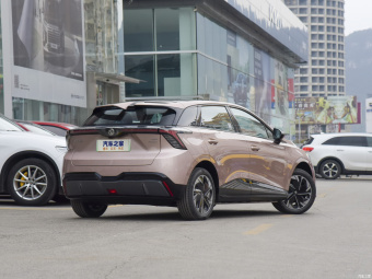 MG Mulan Flagship 425km
