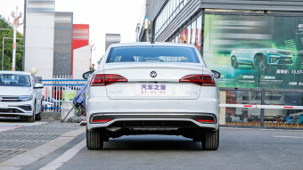 VW Bora Smooth 200TSI MT