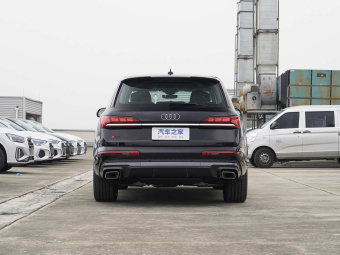 Audi Q7 2025 55 TFSI Quattro S line Premium