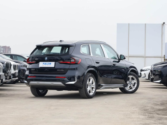 BMW iX1 2025 eDrive25L X Design