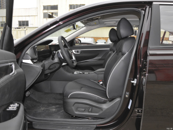 Hyundai Mistra Premium LUX 270TGDi DCT