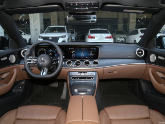 Mercedes-Benz E-Class 300 Limousine Luxury Dynamic
