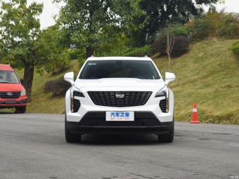 Cadillac XT4 Fashion 28T