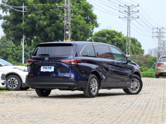Toyota Sienna Hybrid Comfort 2.5L