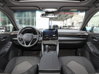 Toyota Avalon Progressive 2.0L