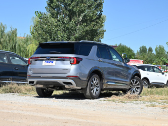 Ford Explorer Titanium EcoBoost 285 6 Seat