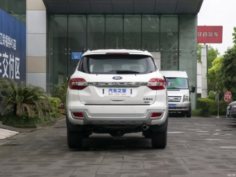 Ford Everest Luxury 2.3T AWD 5 Seats