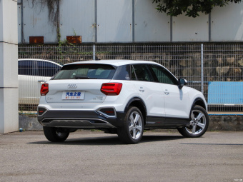 Audi Q2L Elegance Aggression 35 TFSI