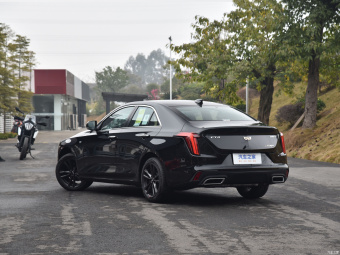 Cadillac CT4 Luxury 28T