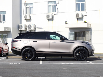Land Rover Range Rover Velar Black Collector's Edition P250