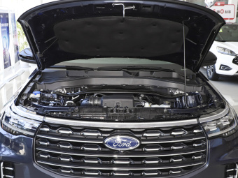 Ford Explorer Titanium EcoBoost 285 7 Seat