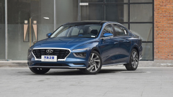 Hyundai Mistra Premium LUX 1.8L CVT
