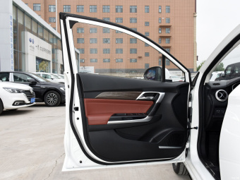 Beijing U5 Premium 1.5L 5MT