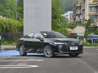 Toyota Avalon Hybrid Limited Ultimate Edition 2.5L