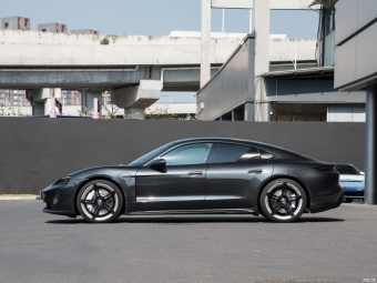 Porsche Taycan GTS