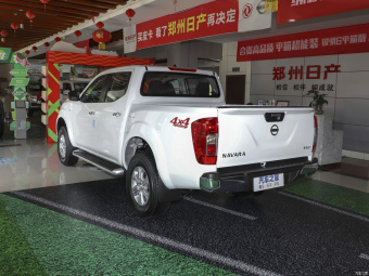 Nissan Navara Exclusive 2.5L MT 4WD QR25