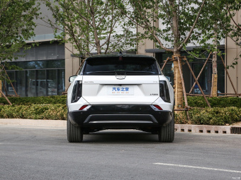 Cadillac Optiq Long Range AWD