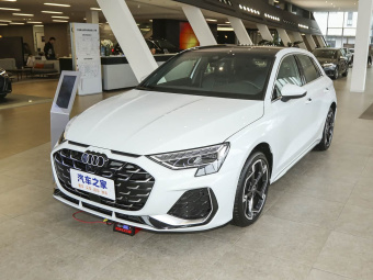 Audi A3 Sportback 2025 35TFSI Flying Spur Premium Edition + Luxury Package