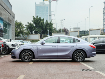 Ora Lightning Cat Luxury 555km