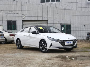 Hyundai Elantra Premium LUX 240TGDi DCT