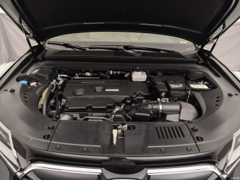 Honda UR-V Honor AWD 370TURBO