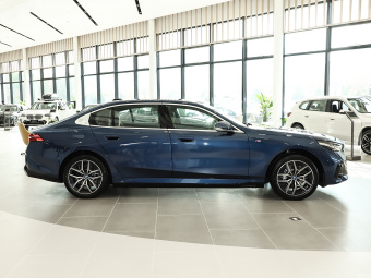 BMW i5 eDrive 35L M Sport