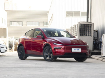 Tesla Model Y 2026 Facelifted long-range rear-wheel drive version