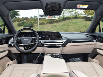 Cadillac Lyriq Premium Long Range RWD