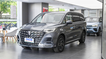 Roewe iMAX8 EV Silver