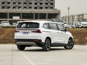 Hyundai Custo Deluxe DLX 380TGDi AT
