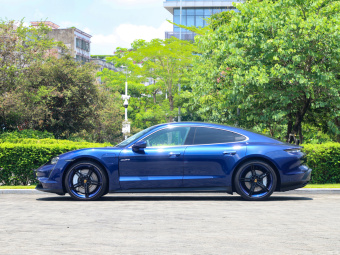 Porsche Taycan 4S