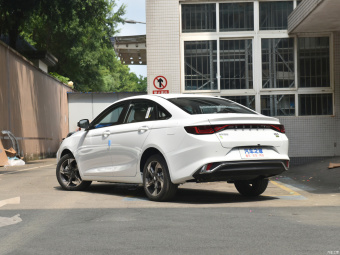 Geely Emgrand L Super Fast 1.5TD-DHT Pro 100KM