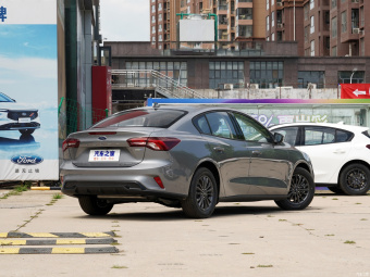 Ford Focus Sedan Racing EcoBoost 180